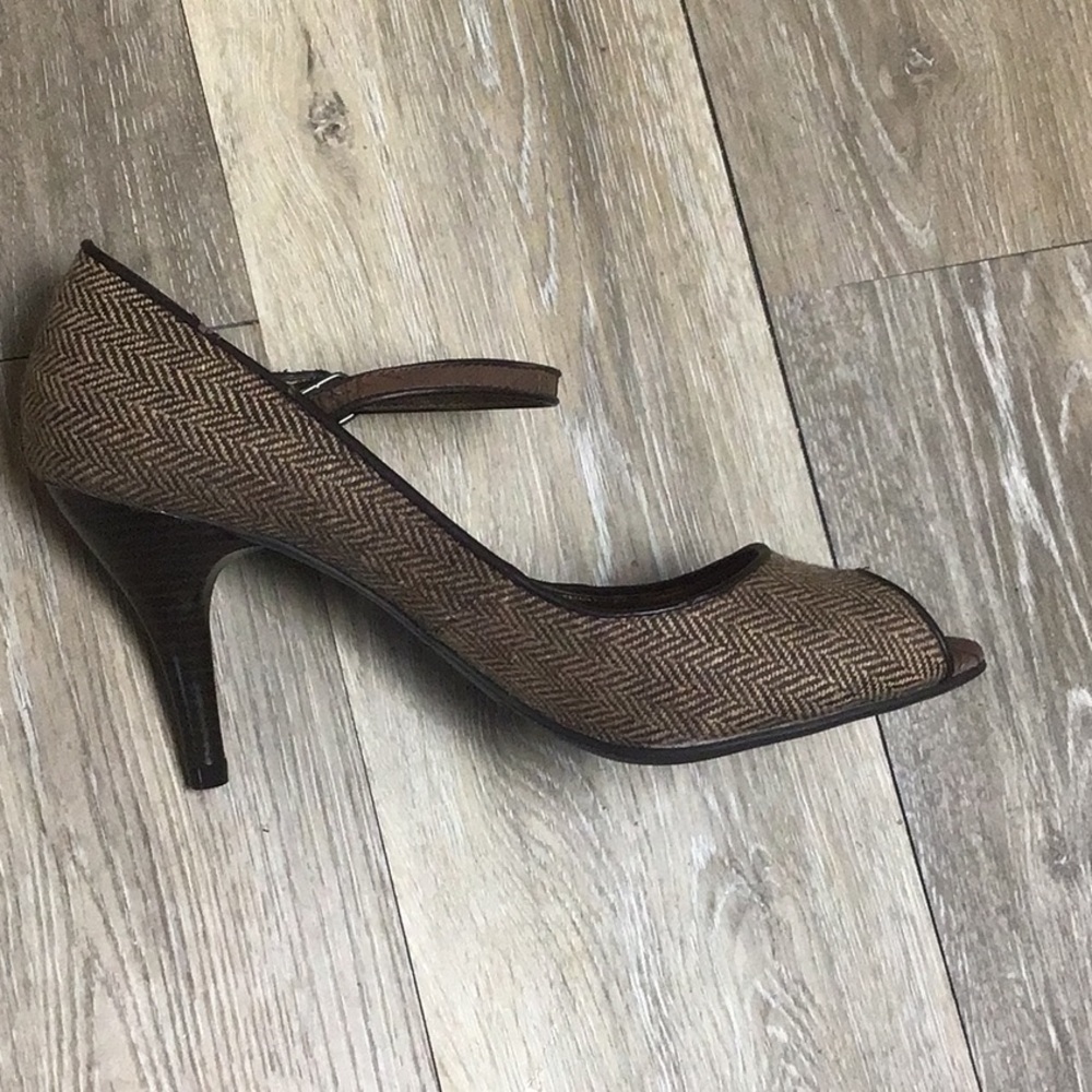 Brand new Y2K Brown herringbone plaid 4 inch heel peep toe Mary janes size 9